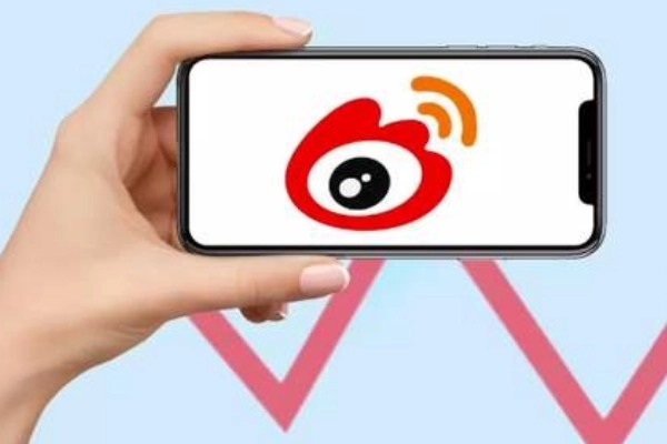 新浪微博为什么会莫名其妙关注许多人？